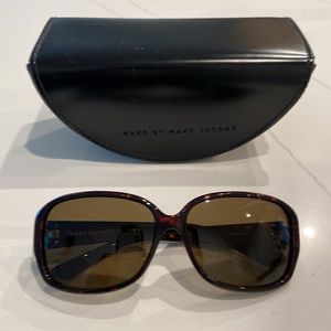 NWOT Marc Jacobs sunglasses with case included